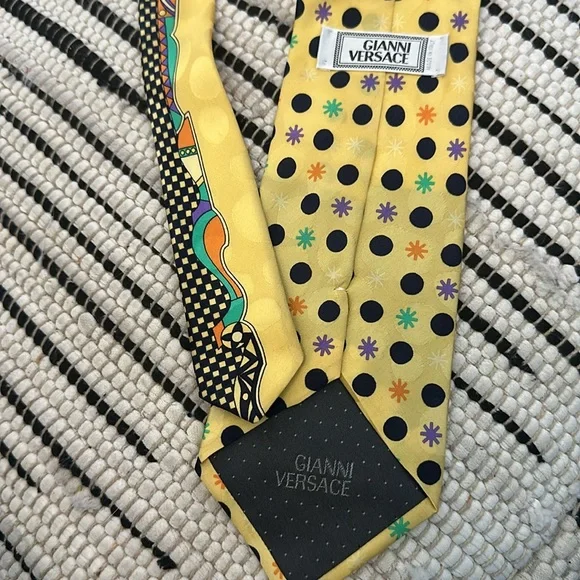 Tie - Picture 6 of 10